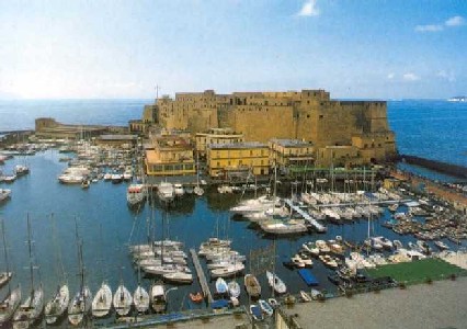 CastelDell'Ovo2.JPG (44993 byte)