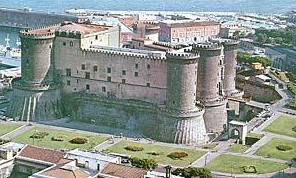 MaschioAngioino02.jpg (31202 byte)