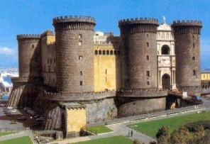 MaschioAngioino03.jpg (24357 byte)