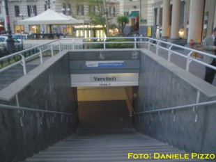 StazioneVanvitelli0.jpg (21402 byte)