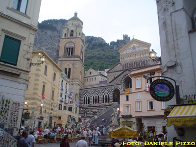 Amalfi: il Duomo e la piazzetta (foto: Daniele Pizzo, 2007)