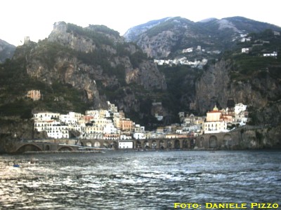 Atrani, vista dal mare (foto: Daniele Pizzo, 2004)