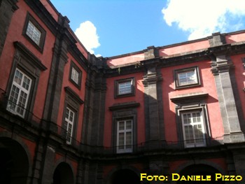 Cortile interno della Reggia di Capodimonte (foto: Daniele Pizzo, settembre 2010)