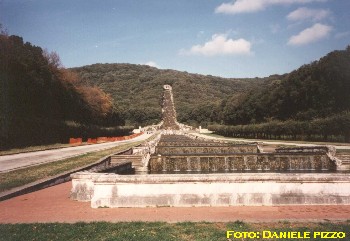 Caserta6.jpg (29456 byte)