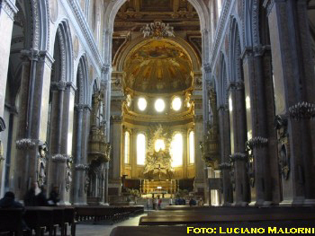 Duomo di Napoli - Navata centrale