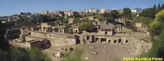 Ercolano.jpg (41037 byte)