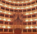 Interno del Real Teatro San Carlo, così intitolato in onore di Carlo I di Borbone