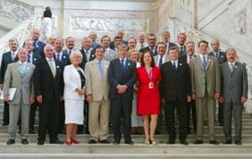 La foto di gruppo dei ministri al termine del vertice [Fonte: Regione Campania]