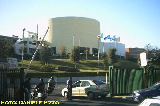 L'edificio principale di Monte S.Angelo, visto dalla strada