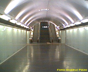 L'interno della stazione, al piano dei binari