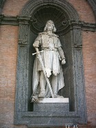 Palazzo Reale - Statua di Ruggiero il Normanno