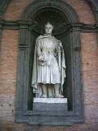 Palazzo Reale - Statua di Carlo I d'Angi