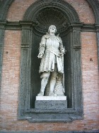 Palazzo Reale - Statua di Alfonso I d'Aragona