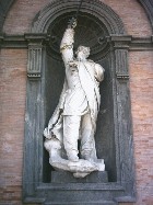 Palazzo Reale - Statua di Vittorio Emanuele II di Savoia