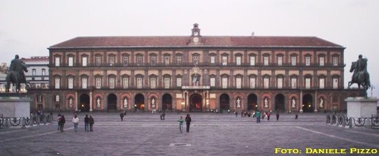 Il Palazzo Reale fotografato dalla chiesa di San Francesco di Paola (foto: Daniele Pizzo, ottobre 2007)
