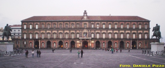 Facciata manierista del palazzo reale di napoli