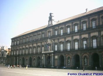 PalazzoReale02.JPG (25477 byte)