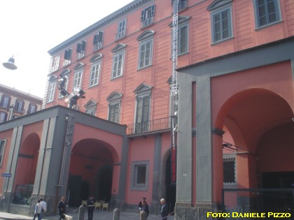 Palazzo Roccella - L'ingresso su via dei Mille