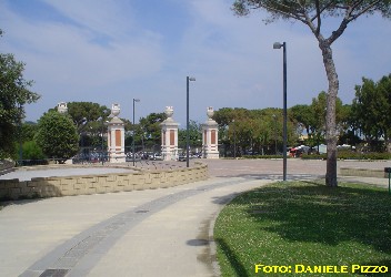 ParcoVirgiliano07.jpg (30546 byte)