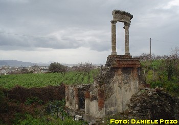 Pompei: Un mausoleo sulla Via dei Sepolcri