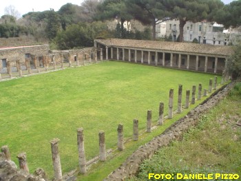 Pompei: Quadriportico dei teatri 