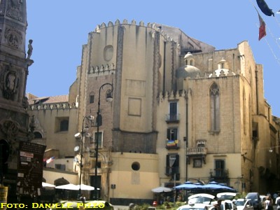 Piazza San Domenico - La Chiesa di San Domenico Maggiore