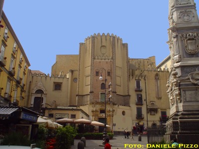 Piazza San Domenico - Chiesa di San Domenico Maggiore