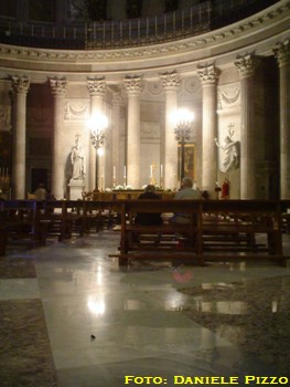 Interno della chiesa di San Francesco di Paola (foto: Daniele Pizzo, ottobre 2007)