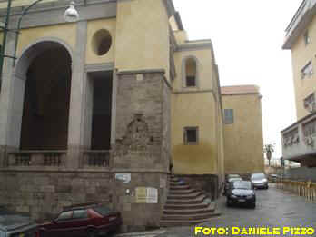 La piazzetta di Sant'Aniello a Caponapoli (foto: Daniele Pizzo, 2005)