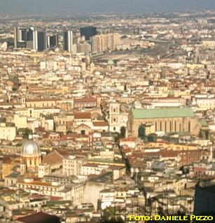 Spaccanapoli.jpg (46840 byte)