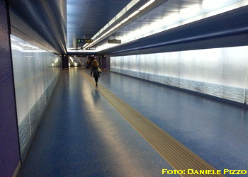 Metropolitana di Napoli - Stazione Toledo - foto Daniele Pizzo (Dic. 2012)