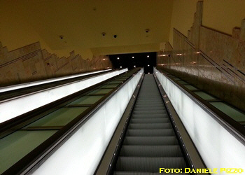 Metropolitana di Napoli - Stazione Toledo - foto Daniele Pizzo (Dic. 2012)