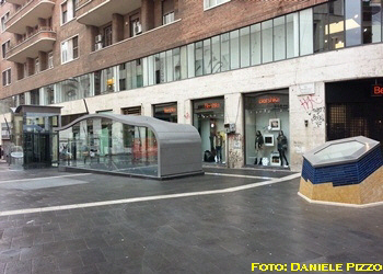 Metropolitana di Napoli - Stazione Toledo - foto Daniele Pizzo (Dic. 2012)