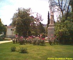 Aiuole e statue dedicate alle personalit napoletane