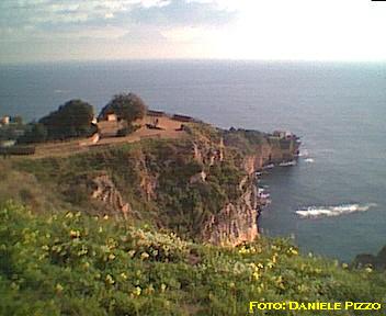 Parco Virgiliano - Veduta della terrazza sulla baia di Trentaremi