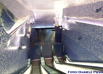 Metropolitana di Napoli - Stazione Toledo - foto Daniele Pizzo (Dic. 2012)