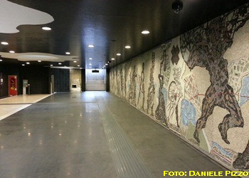 Metropolitana di Napoli - Stazione Toledo - foto Daniele Pizzo (Dic. 2012)