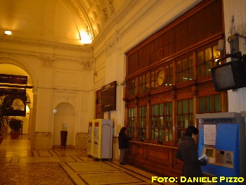 Mergellina-Interno.jpg (31005 byte)