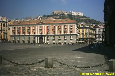 PiazzaPlebiscito2.JPG (22189 byte)