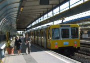 Il sistema di trasporto pubblico della citt di Napoli: metropolitane, funicolari, autobus, cumana, circumflegrea, circumvesuviana... e tutti i progetti per il futuro.